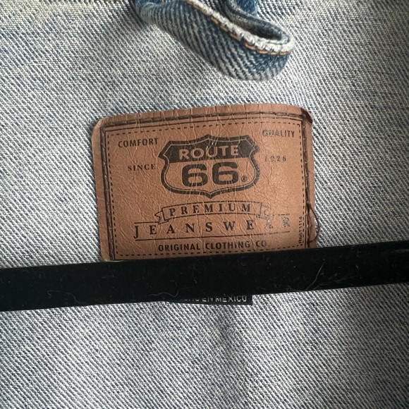 Hand painted butter jean jacket! - Picture 5 of 6